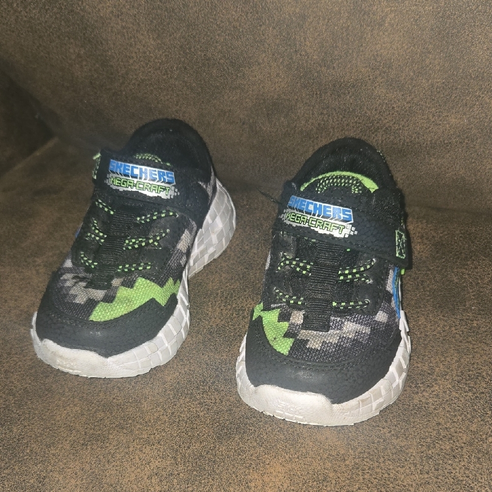 4 Pair Kids Shoes, Sketcher Minecraft, Nike, Bluey And Black Pair Sz 7-8 - Picture 5 of 9